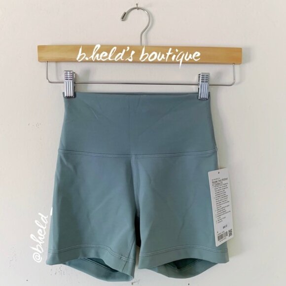 lululemon Wunder Train Contour Fit High-Rise Short 4